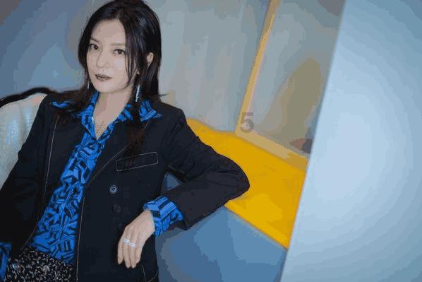 恋爱俩年分手后 我还是爱她 已经三年,,我是不是很贱-你关于恋爱俩年分手后 我还是爱她 已经三年,,我是不是很贱的疑问都可以在这里得到解答